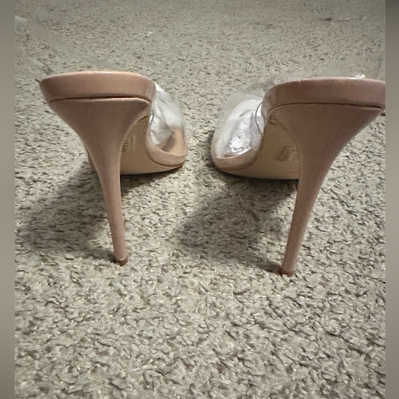 Clear sling back heels from Fashion Nova. Size 10. Worn once. - Picture 3 of 9